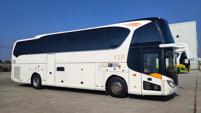 Quality LHD/RHD Cummins 375HP Euro5 51+2 Seats Luxury Coach Bus YBL6128SD for South America for sale