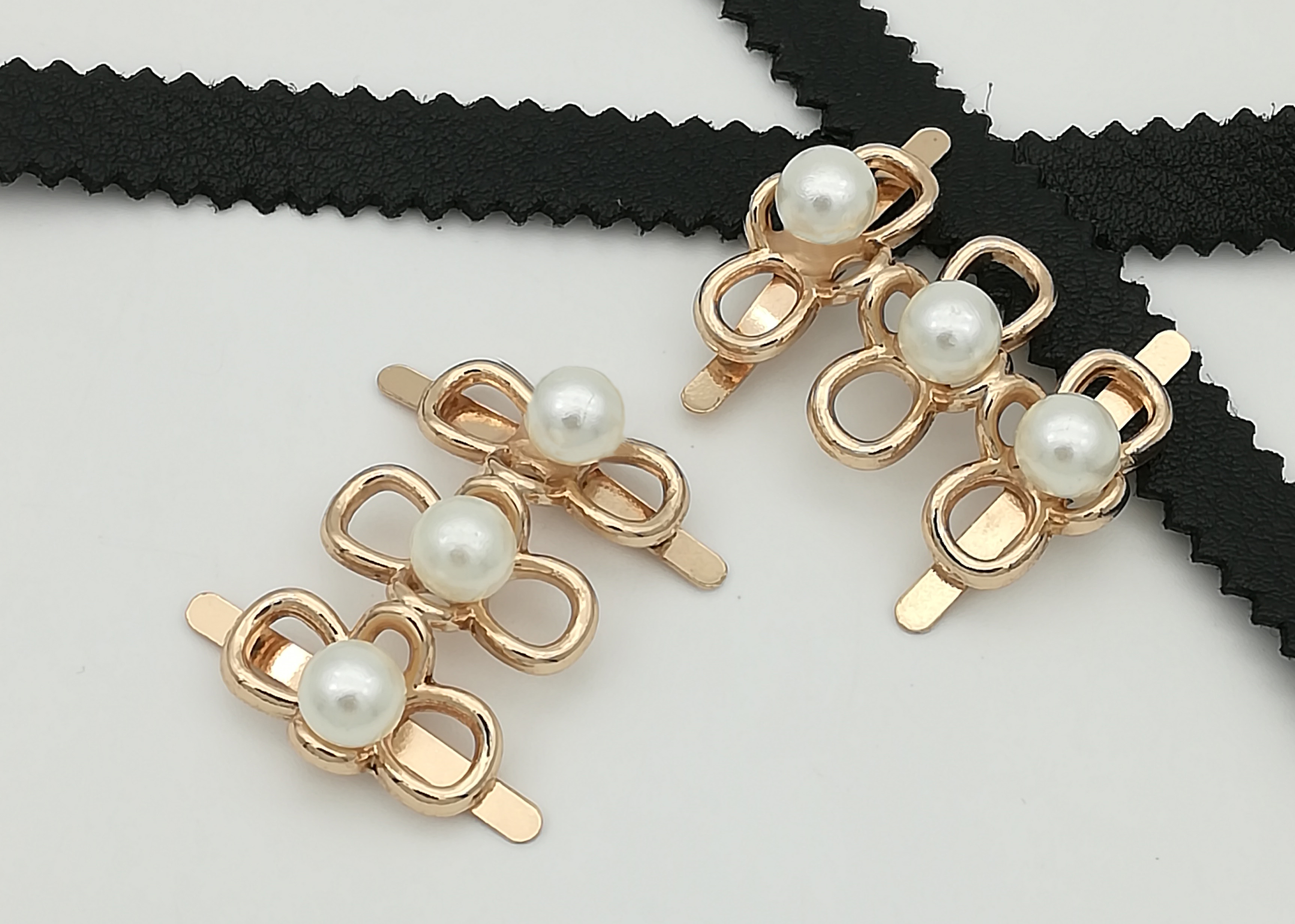 China Big Pearl Zinc Alloy Buckle 35*2MM 5.3g Easy To Assemble Environmental Plated wholesale