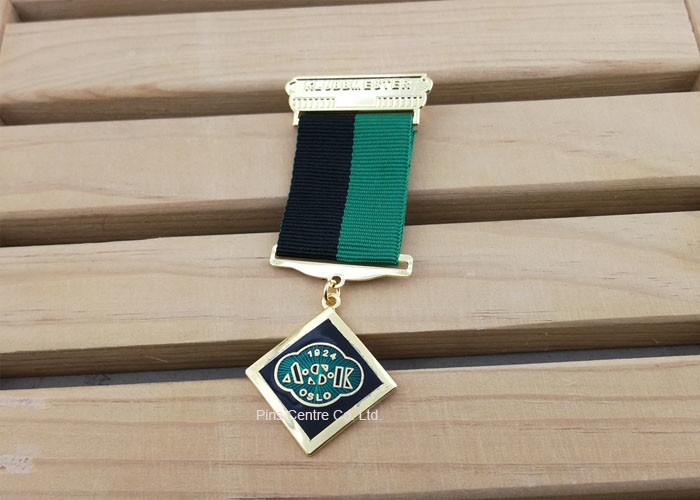 Quality Hard Enamel Die Struck Custom Awards Medals For Army Hornor With Gold Plating for sale