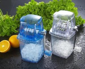 China Mini home Plastic blue or white Kitchen aid Manual Ice Crushers (100ml) wholesale