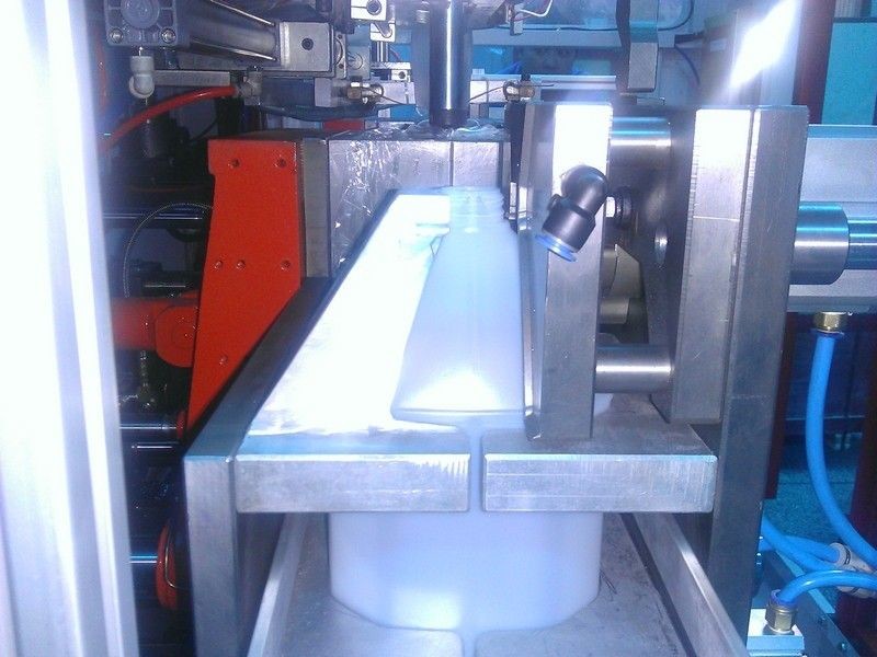 China Milk Bottle HDPE Plastic Bottle Mold With Auto Deflashing System wholesale