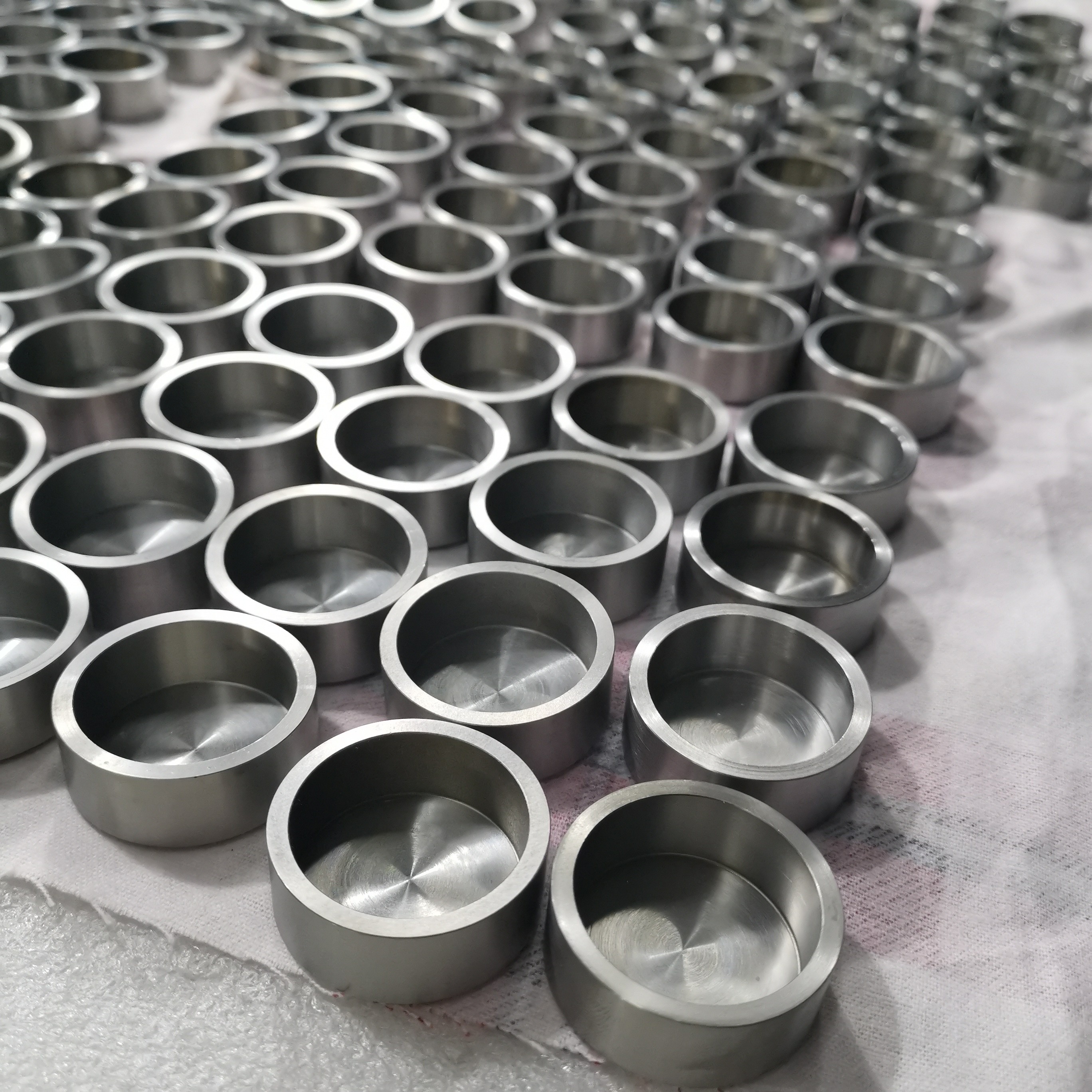 China Vacuum Coating Industry Tungsten Crucibles 99.95% Purity wholesale