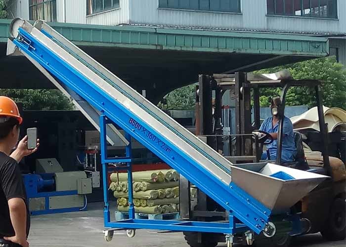 Quality Stable Industrial Conveyor Magnets , Loading Height 2500mm Magnetic Separator Conveyor for sale