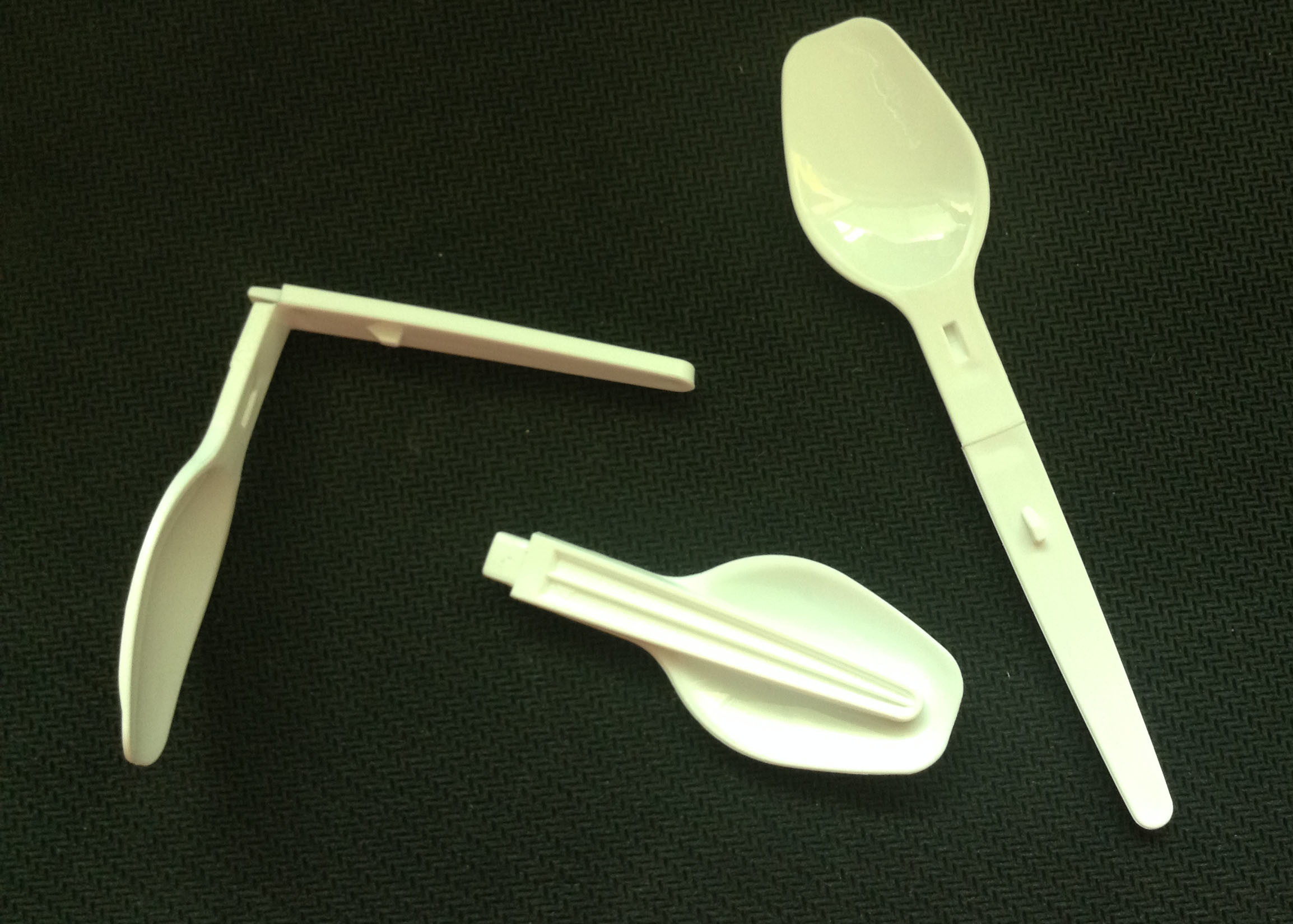 Food-grade plastic PP material folding spoon in 92 mm length folding size 54 mm