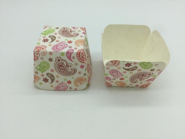 Quality Solid Color Square Paper Baking Cups , Decorative Cute Cupcake Wrappers Single Wall for sale