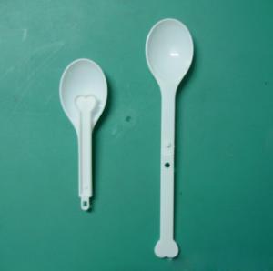 China 15 cm Plastic folding  spoon disposable in white color wholesale
