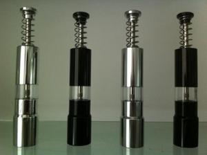 China Glass Handle Mini Stainless Steel Pepper Mills For Home Kitchen wholesale