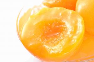 China Eliminate Dark Spots Canned Yellow Peach Halves Thick Flesh Without Seed wholesale