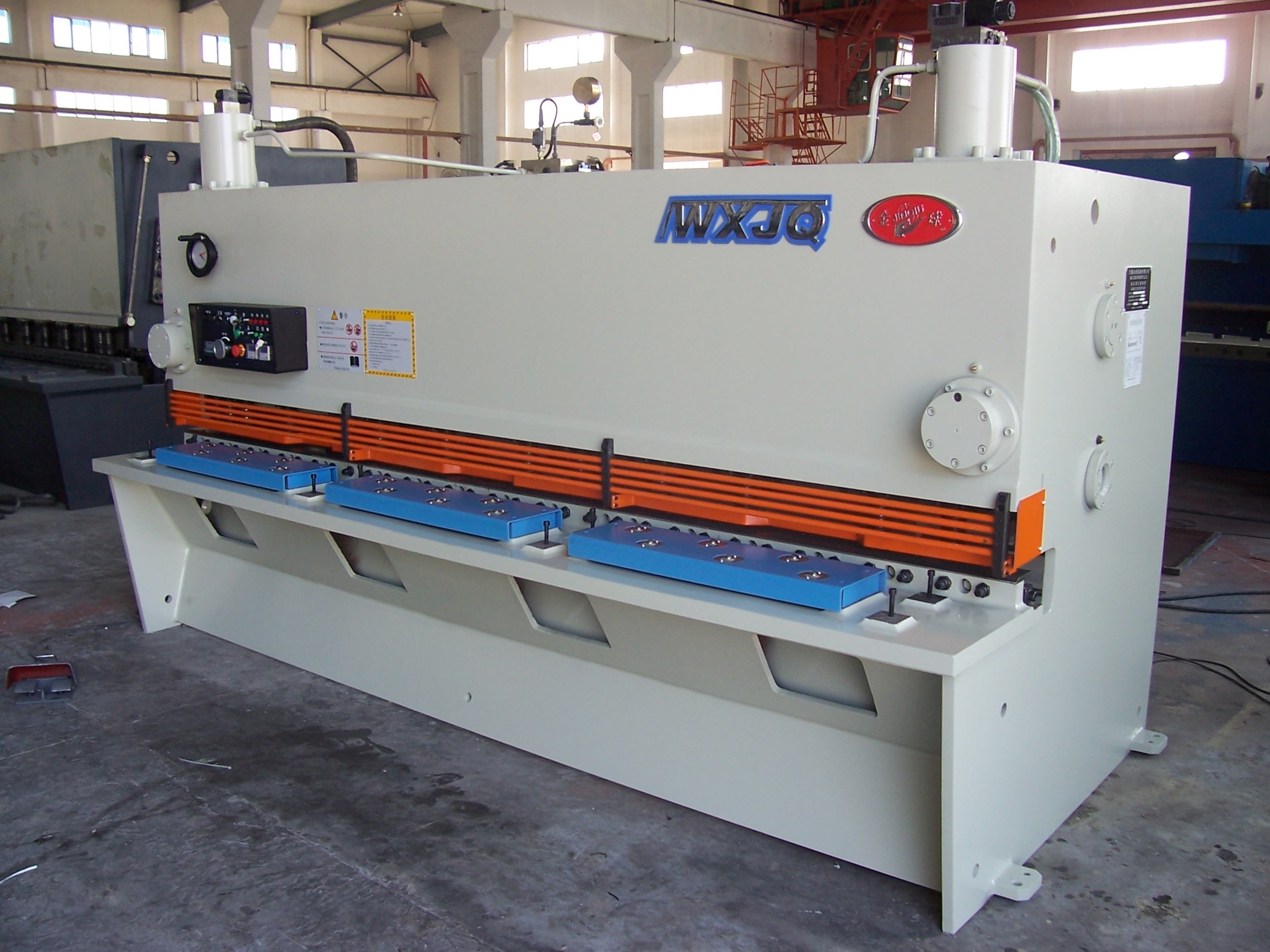 China Hydraulic Cnc Guillotine Shearing Machine In Metal Plate Or Iron Sheet Cutting wholesale