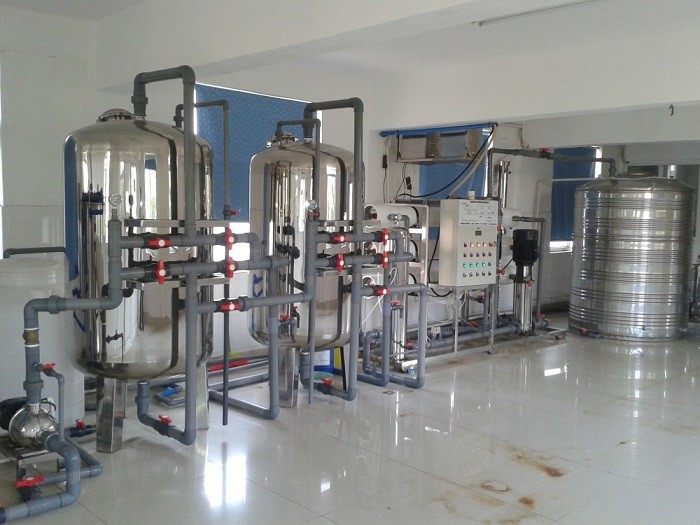 China A large capacity ,Multi-medium Activated carbon Single RO  Brewing Water Treatment plants on sale