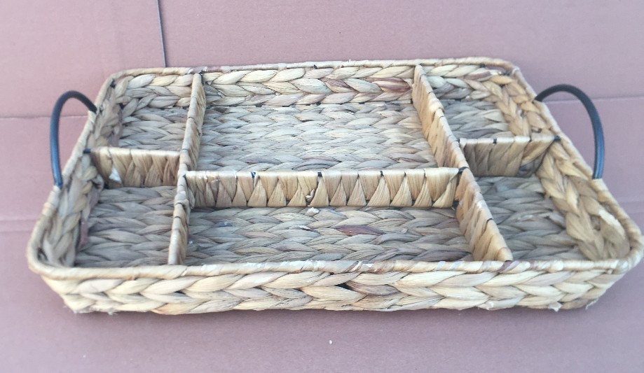 China Hot sale eco-friendly waterhyacinth handmade woven water hyacinth cabinet straw storage basket hamper wholesale