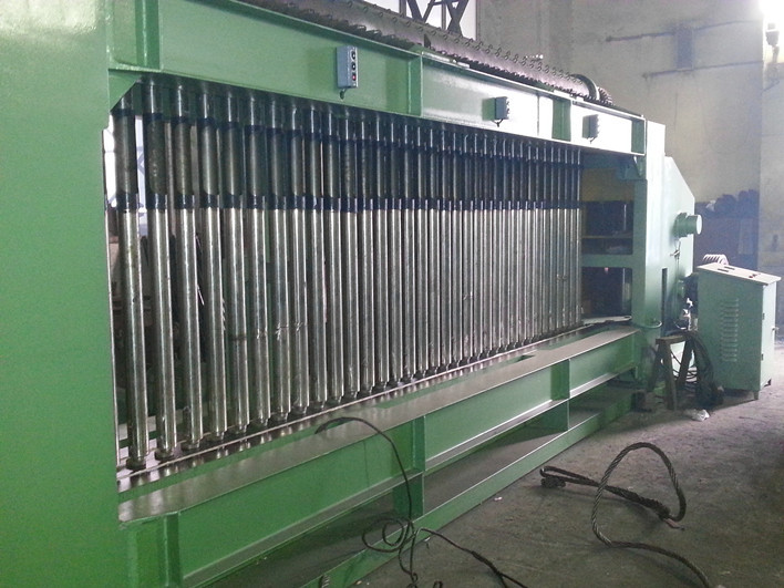 China Galvanized Gabion Hexagonal Wire Netting Machine With Automatic Oil System wholesale