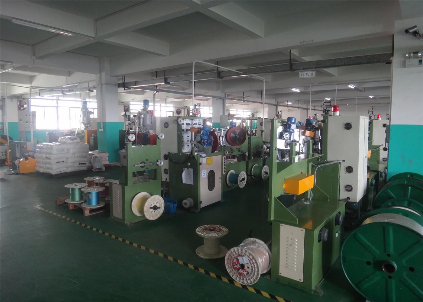 China High Power Electric Cable Extruder Machine Design With High Technology wholesale