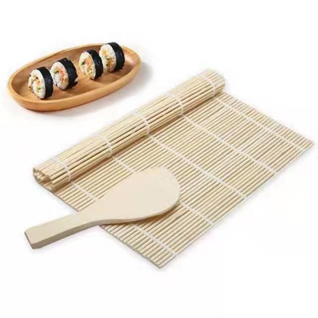 China Hot Sale Eco- friendly Handmade Natural Water Hyacinth Woven Table Placemat Seagrass Rattan Straw Placemats Mats wholesale