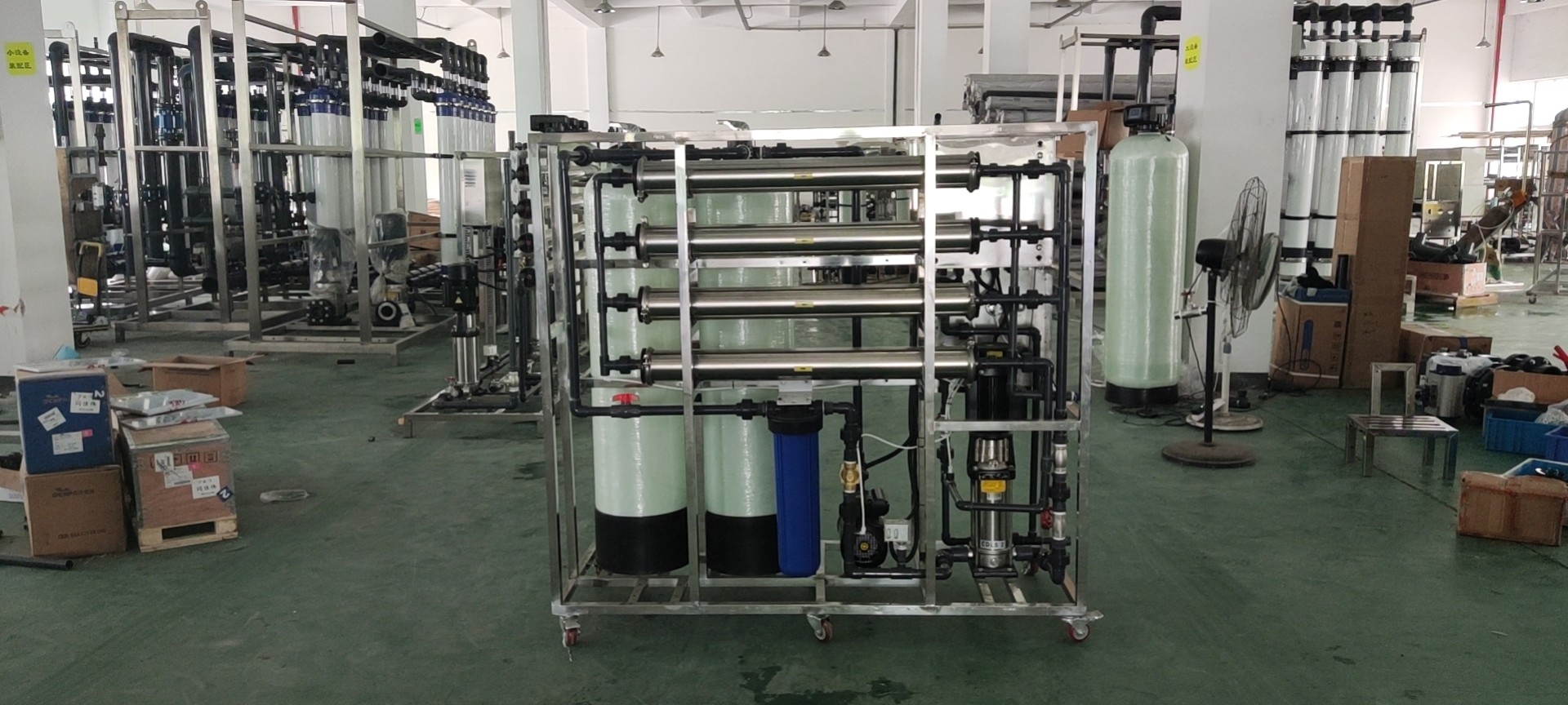 China 2000LPH Drinking water RO water treatment plant with 4040 membrane for water factory wholesale