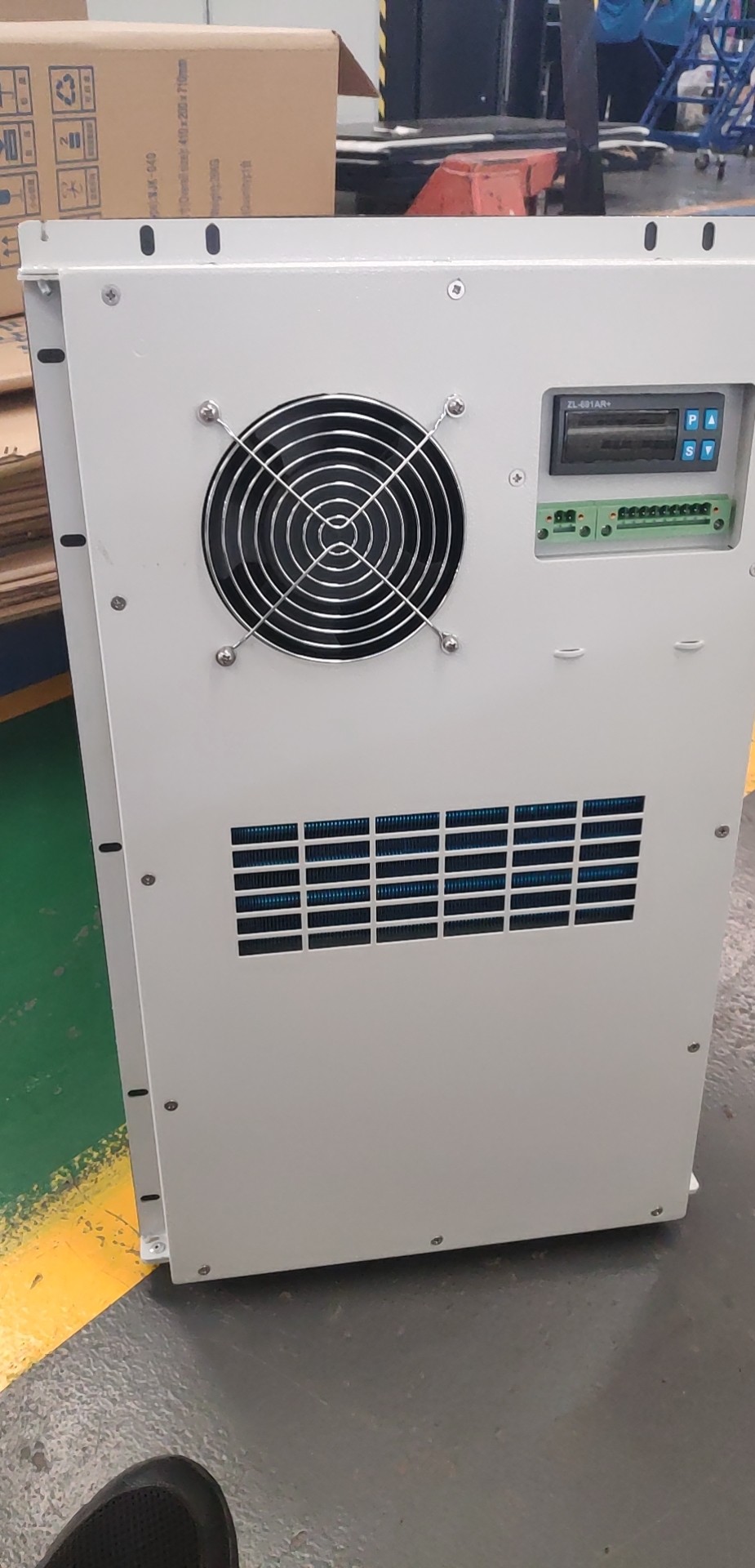 China IP55 2000W Outdoor Electric Telecom Door Mounted AC220V Industrial Cabinet Air Conditioner on sale