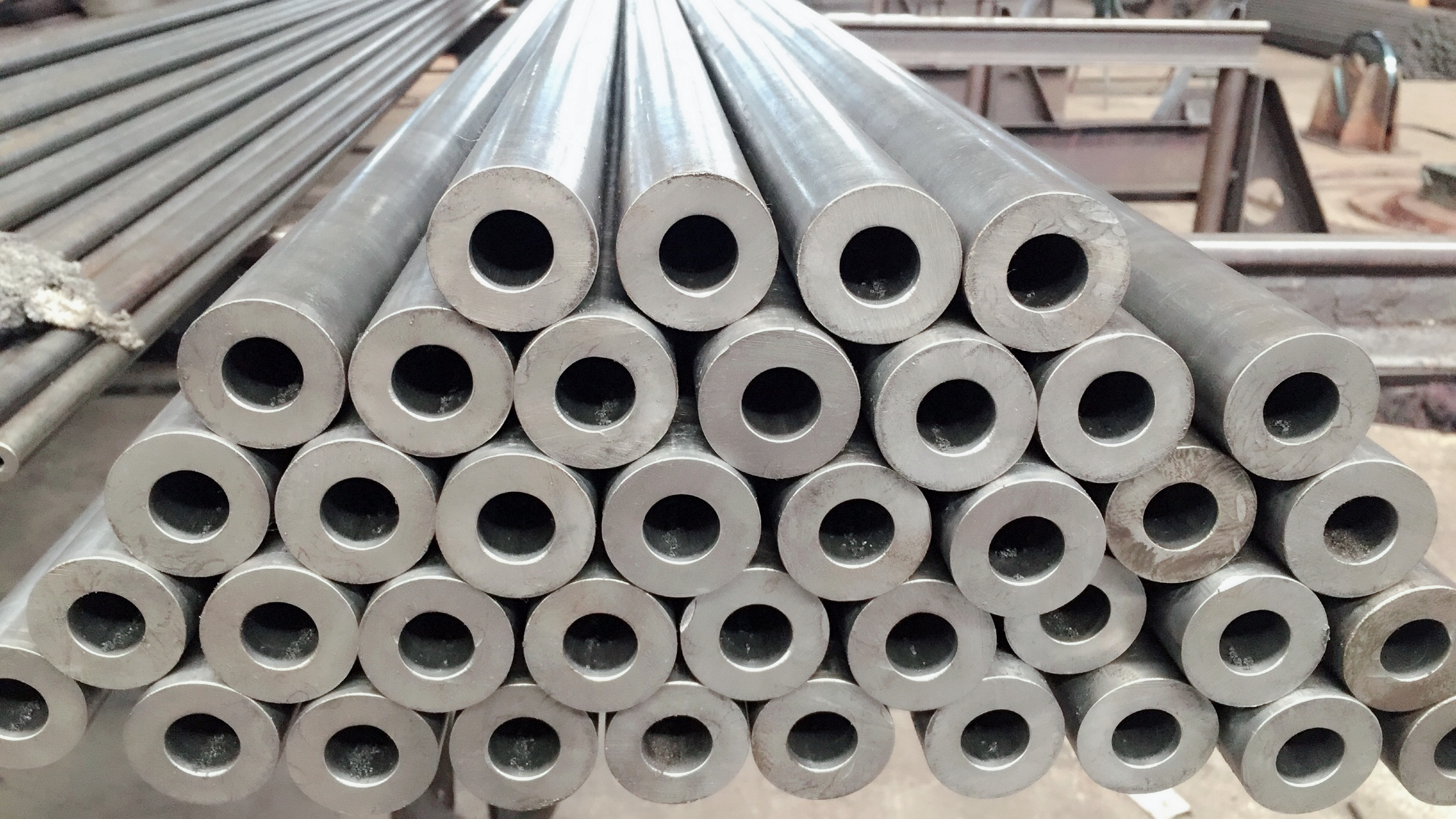 Buy cheap ASTM 1020 Hydraulic Seamless Steel Pipe E355 SAE1045 DIN2391 Tolerance H9 from wholesalers