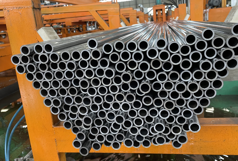 St45 St52 15CrMo Seamless Precision Steel Pipe Hydraulic Cylinder Hot Rolled Black Painting