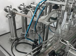 China Four Nozzles Automatic Liquid Filling Machine , Automatic Bottle Filling Machine wholesale