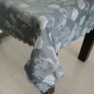 China Hot selling products-100% Polyester Jacquard table cloth with tulip design wholesale