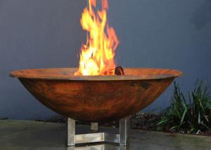 China Rusty Finish Corten Steel Fire Bowl , Round Steel Fire Pit Corrosion Stability wholesale