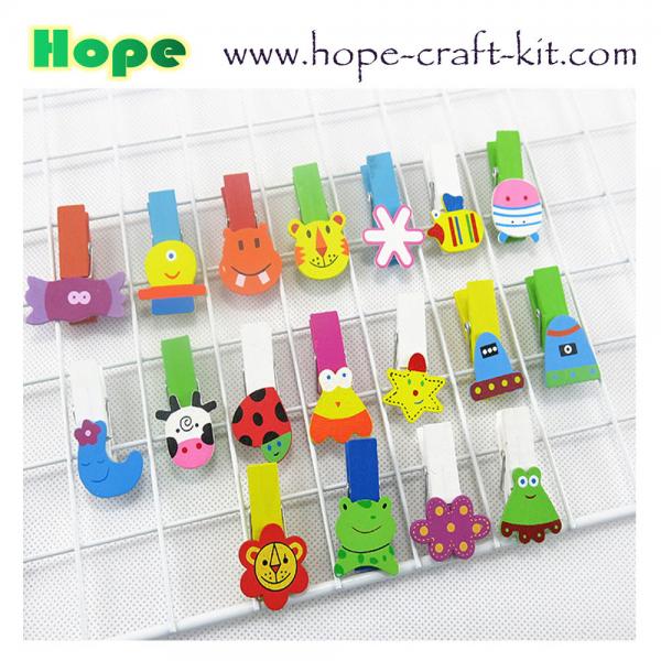 Natural Wood Color Solid Wooden Clothpins Clips Pegs with Animal Fruit Christmas Pattern for Kids DIY craft material