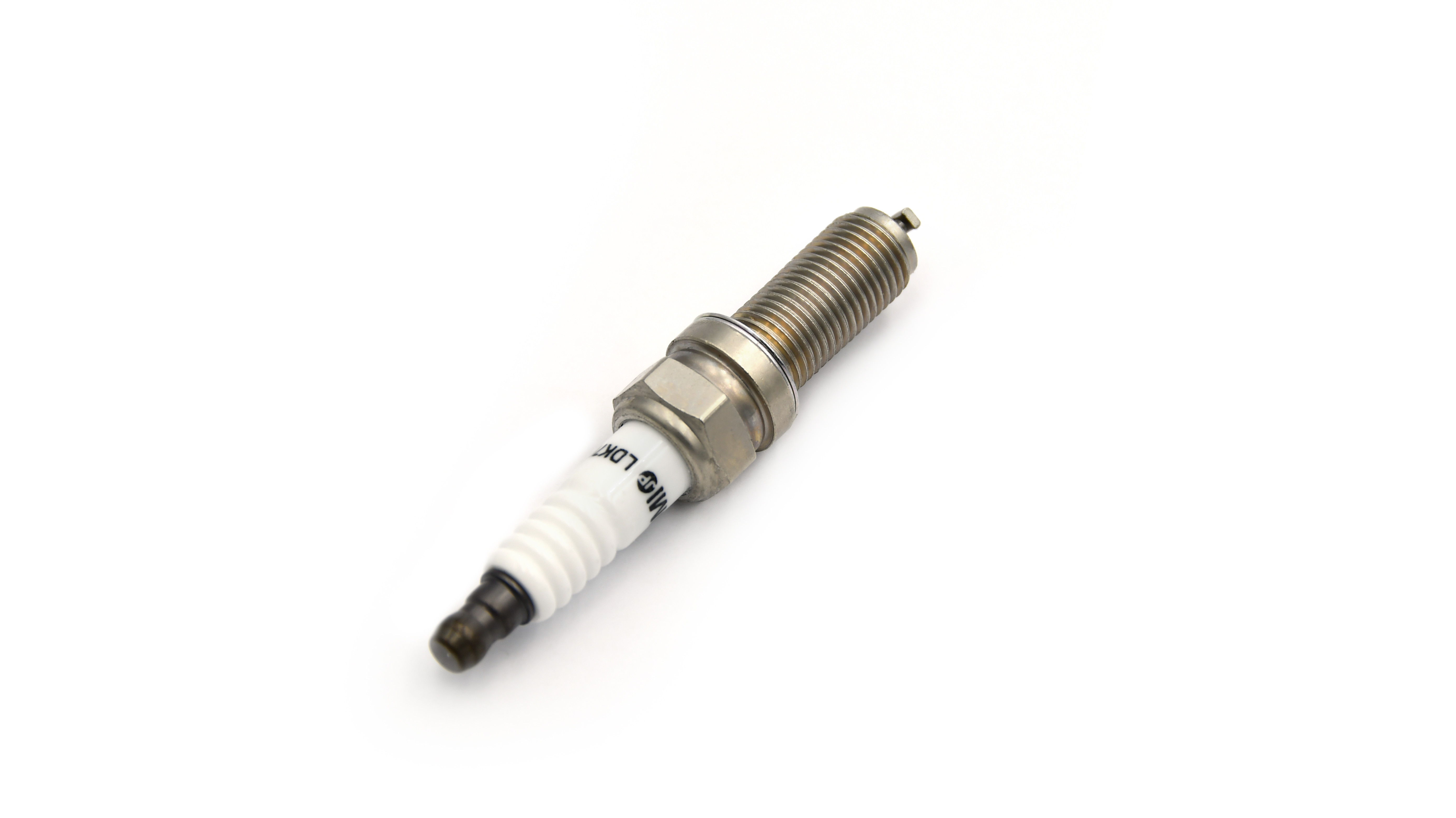Automobiles Ignition Original Iridium Platinum Spark Plug Torch LD7RTIP For NGK