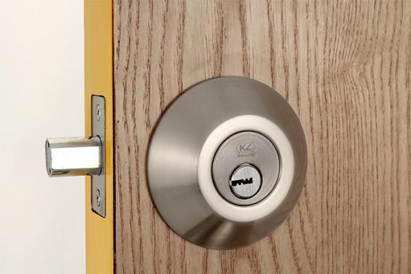 Quality Stainless Steel Metal Sliding Door Locks Single Cylinder Deadbolt 3 Same Brass Keys for sale
