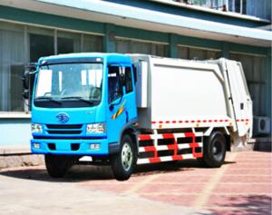 China LHD / RHD Steering Garbage Truck With Compactor , 4x2 Refuse Compactor Truck on sale