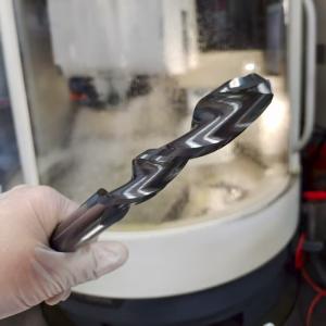 Stable and Efficient Clay Modeling Tool with Double Cutting Edges