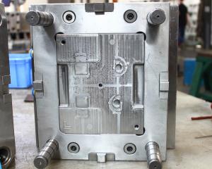 China HASCO Standard Plastic Parts Injection Mould With Cold Runner 2 + 2 Cavity wholesale