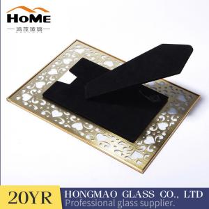 China Free Standing Brass And Glass Picture Frame Free Sample Available on sale