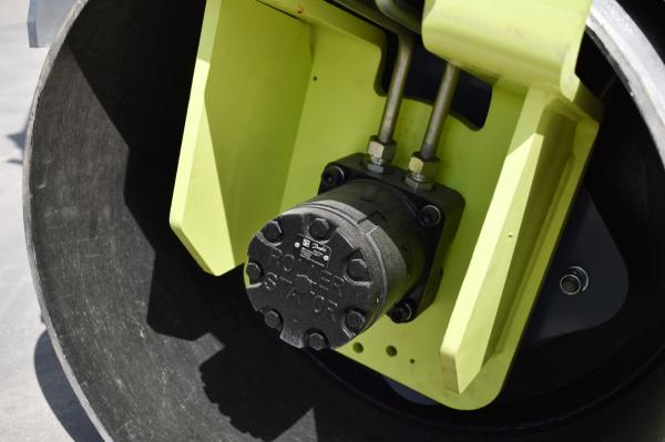 Fully Hydraulic 1.5 Ton 2 Ton Vibrating Road Roller Compactor