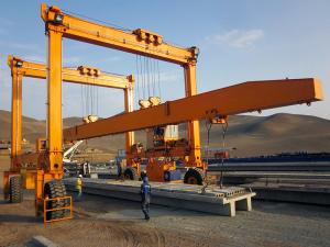 China Double Girder Mobile Gantry Crane 100t Load Capacity With Lifting Beam Outdoor wholesale